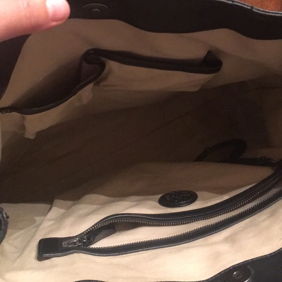 Tory Burch navy leather purse - Picture 3 of 7